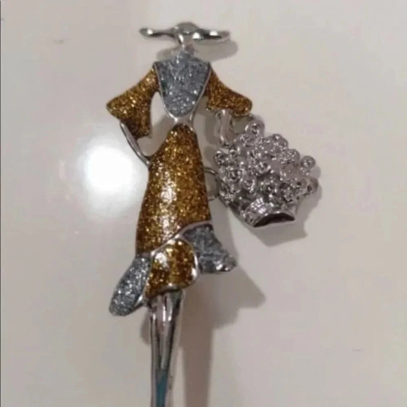 Lady with Bag Brooches Women - Picture 4 of 11